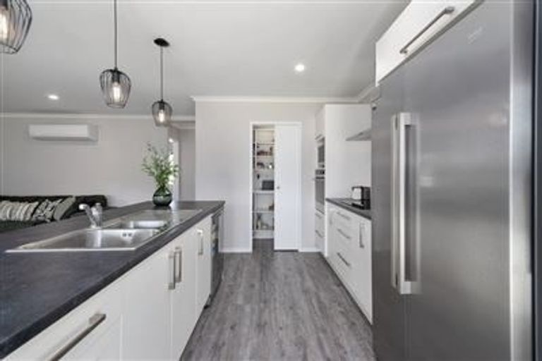 Photo of property in 27 Pukeko Way, Kinloch, Taupo, 3377