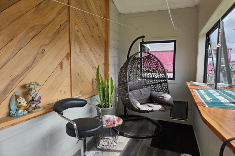 Photo of property in 6 Adderley Street, Westport, 7825