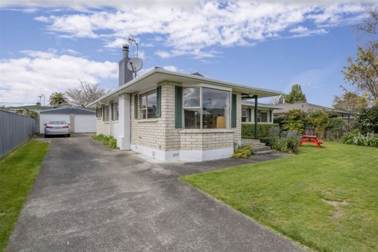 Photo of property in 10 Dee Street, Levin, 5510
