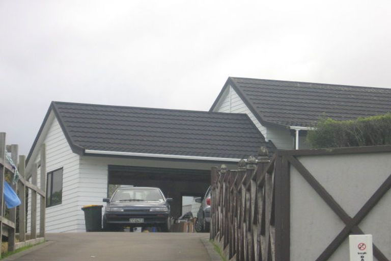Photo of property in 111 Mark Avenue, Grenada Village, Wellington, 6037