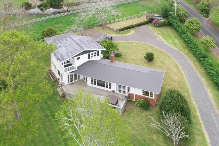 Photo of property in 15 Brian Wood Lane, Karaka, Papakura, 2580