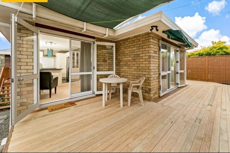 Photo of property in 18 Vintage Drive, Henderson, Auckland, 0612