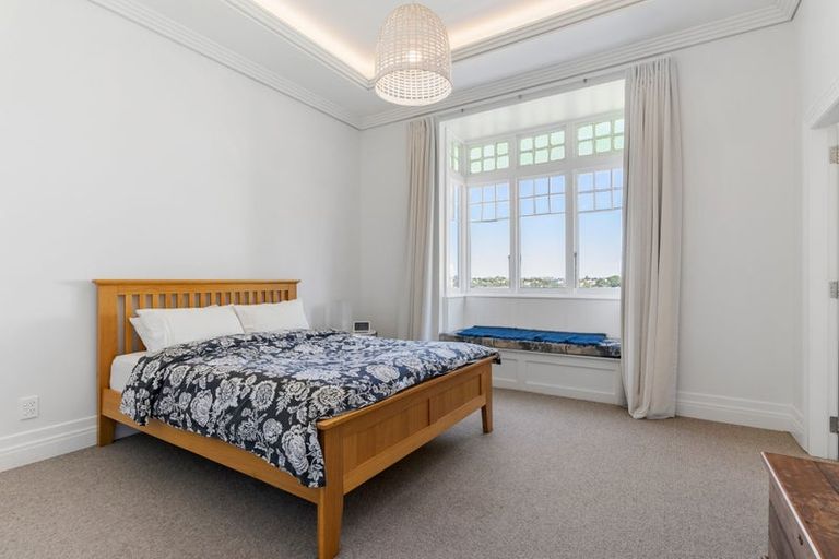 Photo of property in 21 Norwood Road, Bayswater, Auckland, 0622