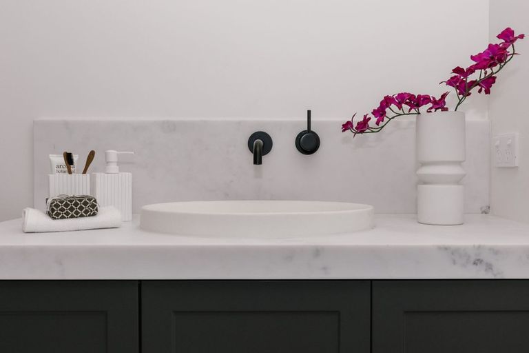 Photo of property in 5 Corsica Court, Fitzherbert, Palmerston North, 4410