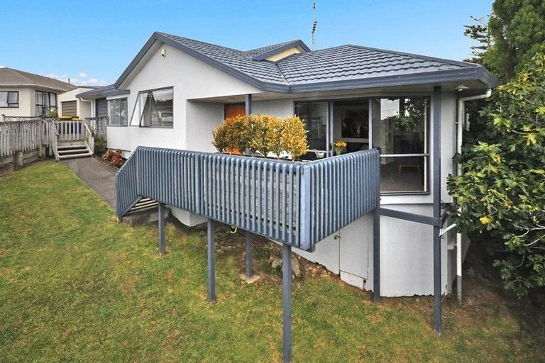 Photo of property in 51a Waimumu Road, Massey, Auckland, 0614