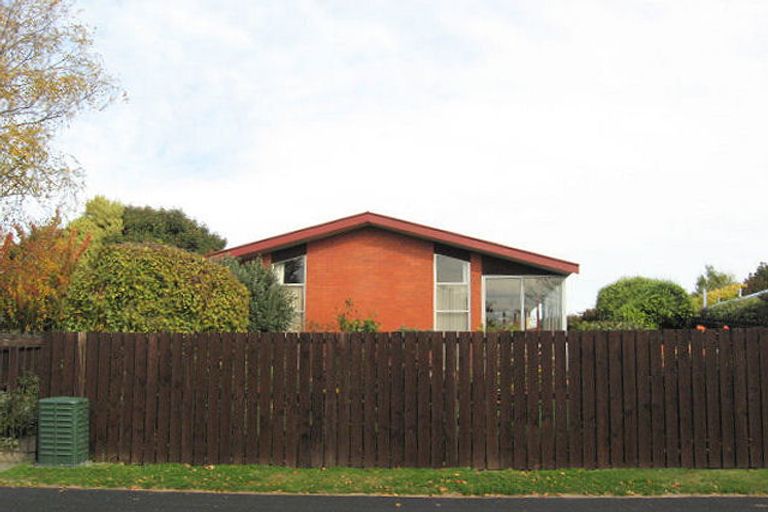 Photo of property in 19 Doncaster Street, Sockburn, Christchurch, 8042