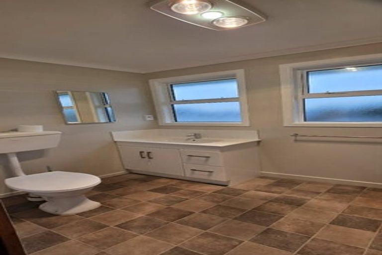Photo of property in 29 Trelawney Crescent, Westown, New Plymouth, 4310