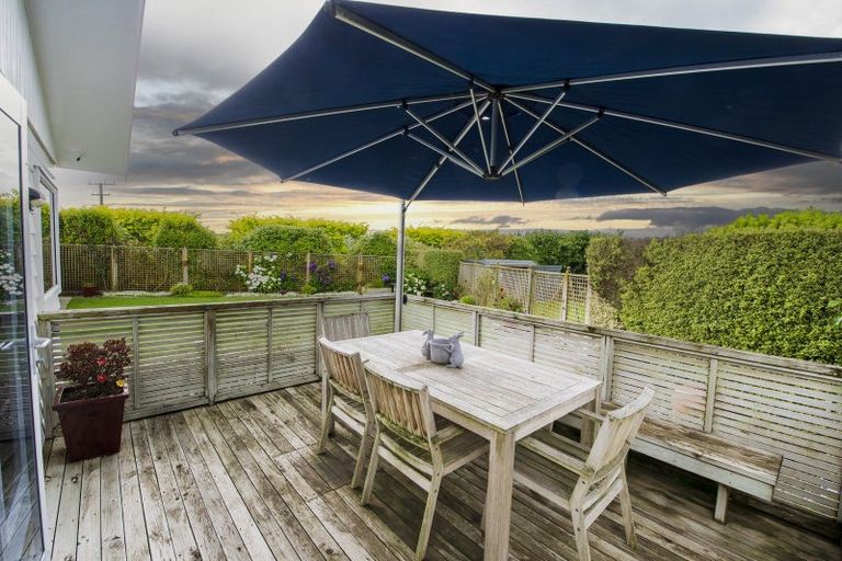 Photo of property in 147 Koputaroa Road, Levin, 5575
