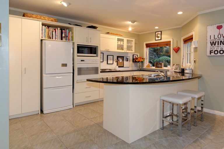 Photo of property in 753 West Coast Road, Oratia, Auckland, 0604