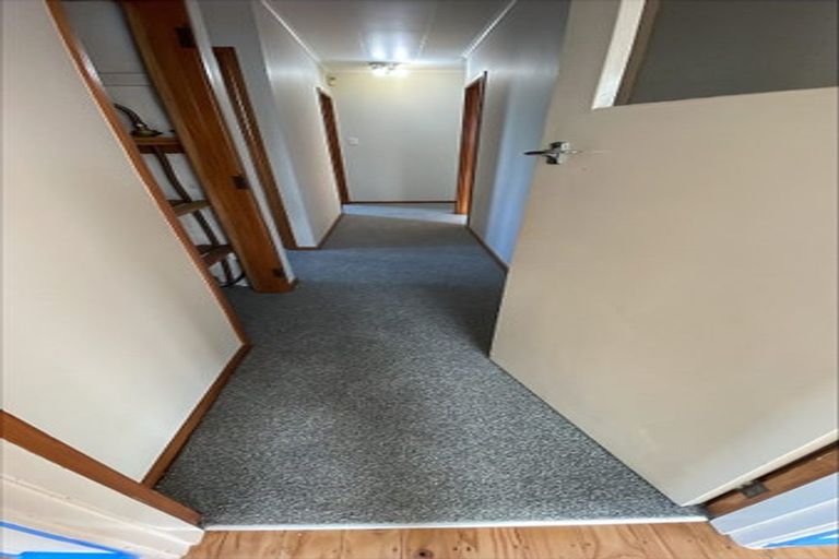 Photo of property in 50 Gossamer Drive, Pakuranga Heights, Auckland, 2010