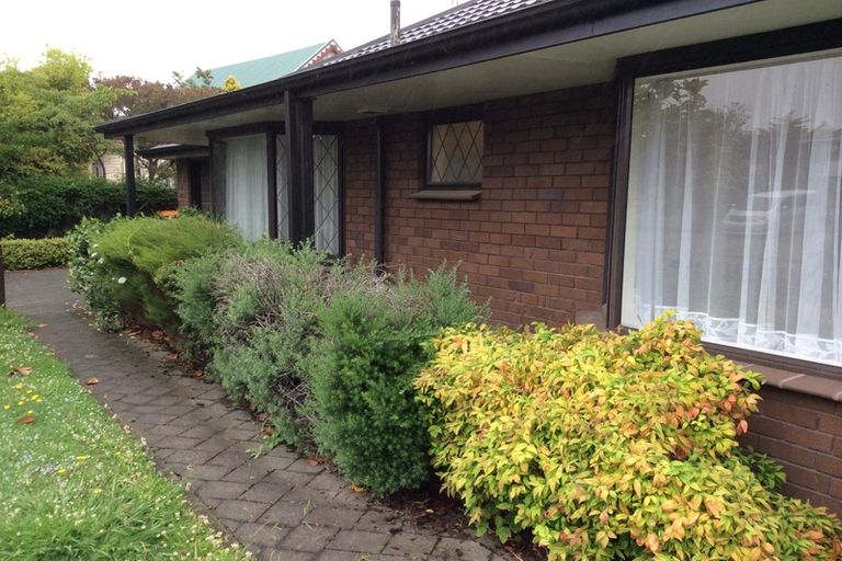 Photo of property in 53 Clifton Terrace, Fitzherbert, Palmerston North, 4410