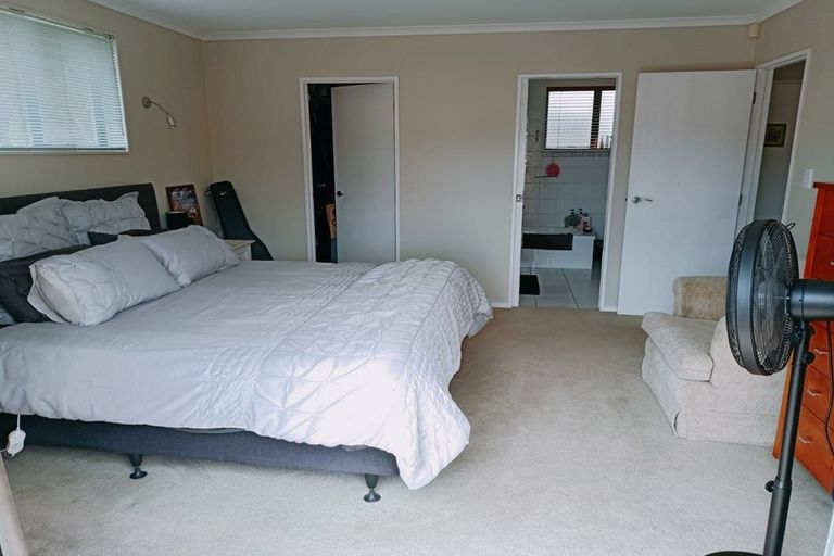 Photo of property in 11 Parkwood Crescent, Gulf Harbour, Whangaparaoa, 0930
