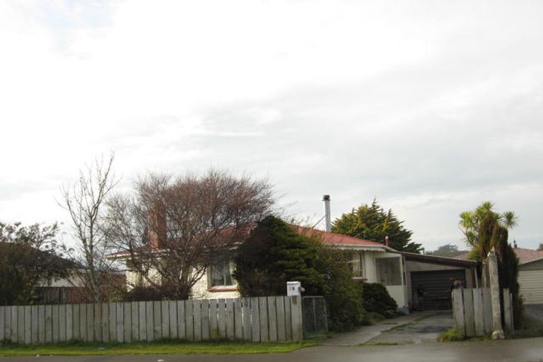 Photo of property in 16 Chesney Street, Heidelberg, Invercargill, 9812