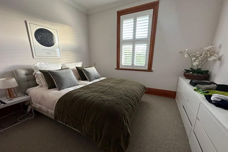 Photo of property in 144 Kelburn Parade, Kelburn, Wellington, 6012