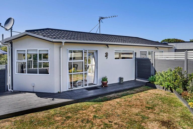 Photo of property in 39 James Cook Drive, Whitby, Porirua, 5024