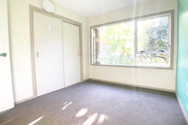 Photo of property in 11 Gladys Avenue, Glenfield, Auckland, 0629