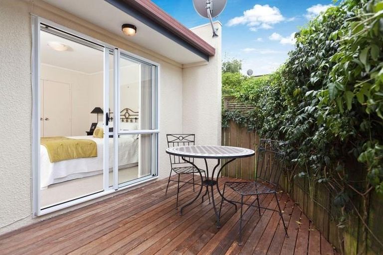 Photo of property in 2/11 Thurston Place, Bucklands Beach, Auckland, 2012