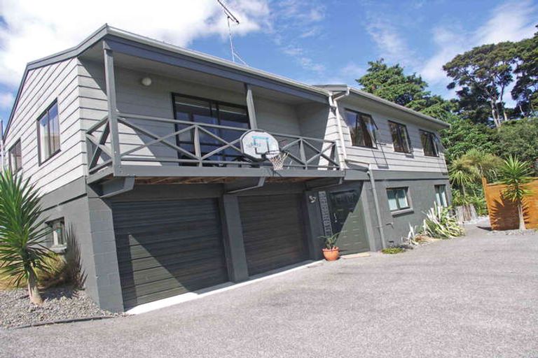 Photo of property in 32 Hakea Place, Totara Heights, Auckland, 2105