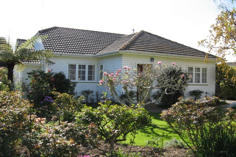Photo of property in 143 Waiwhetu Road, Waterloo, Lower Hutt, 5011