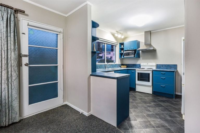 Photo of property in 6b Yarrow Place, Papakowhai, Porirua, 5024