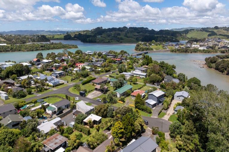 Photo of property in 11 Karioi Crescent, Raglan, 3225