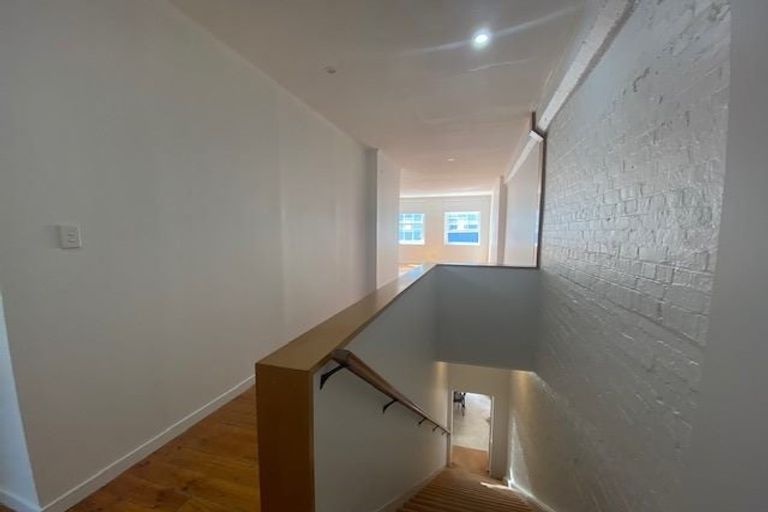 Photo of property in 1/2 King Street, Mount Cook, Wellington, 6021