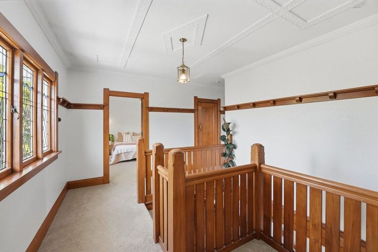Photo of property in 6 Ridge Lane, New Plymouth, 4310