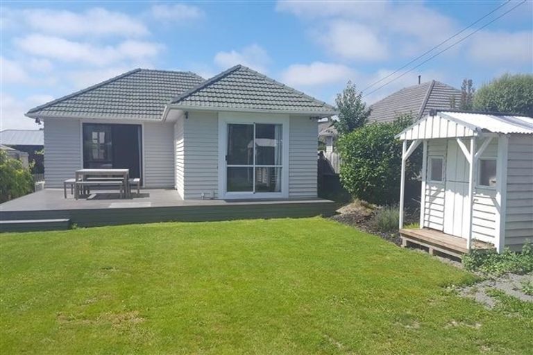 Photo of property in 34 Farquhars Road, Redwood, Christchurch, 8051