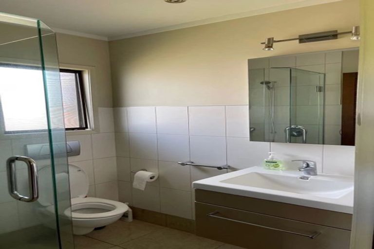 Photo of property in 60 Porritt Avenue, Chatswood, Auckland, 0626