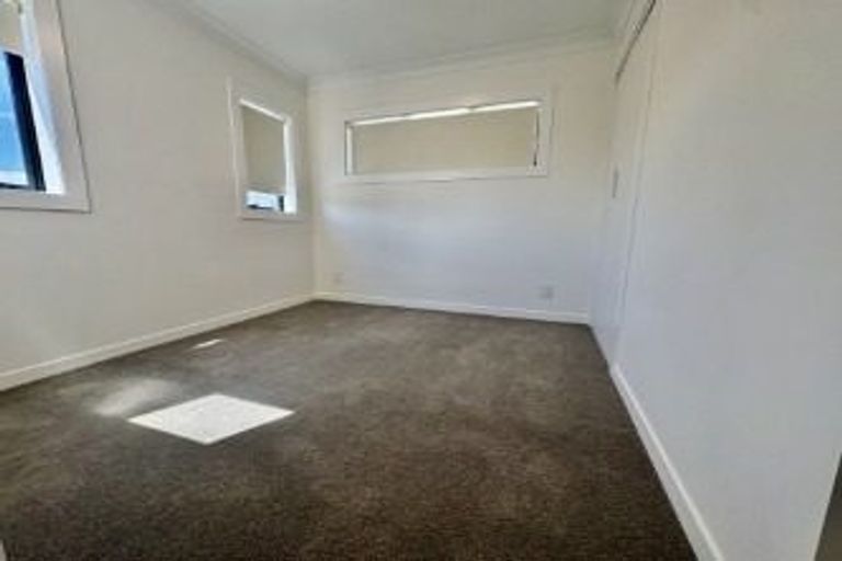 Photo of property in 40c Kervil Avenue, Te Atatu Peninsula, Auckland, 0610