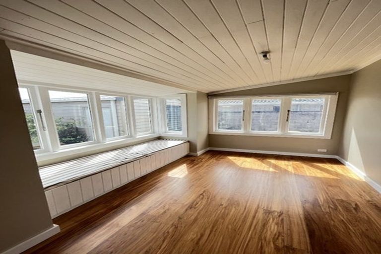 Photo of property in 1/2 Onslow Road, Papakura, 2110