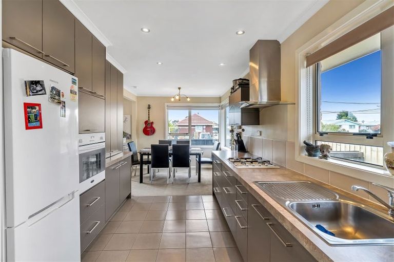 Photo of property in 38 Sandown Crescent, Aranui, Christchurch, 8061