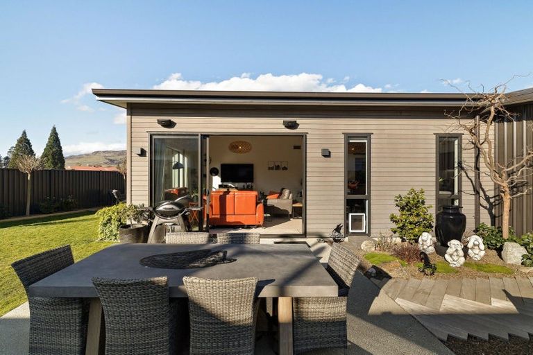 Photo of property in 19 Searle Drive, Cromwell, 9310