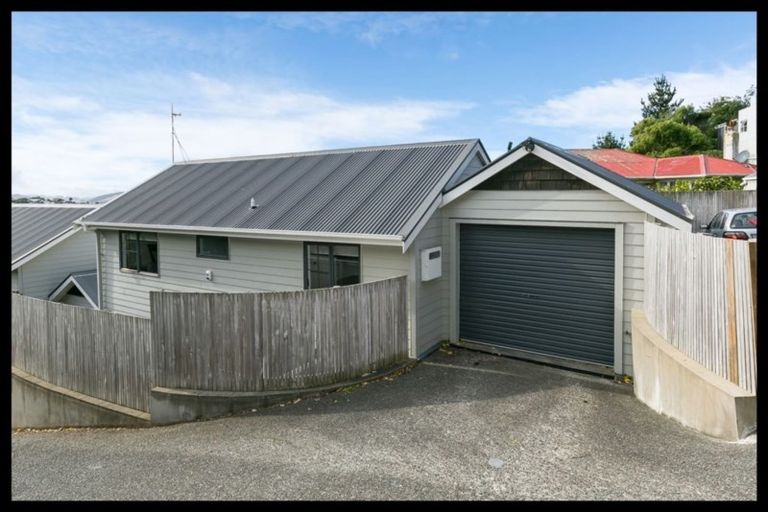 Photo of property in 2/25 Hollies Crescent, Johnsonville, Wellington, 6037