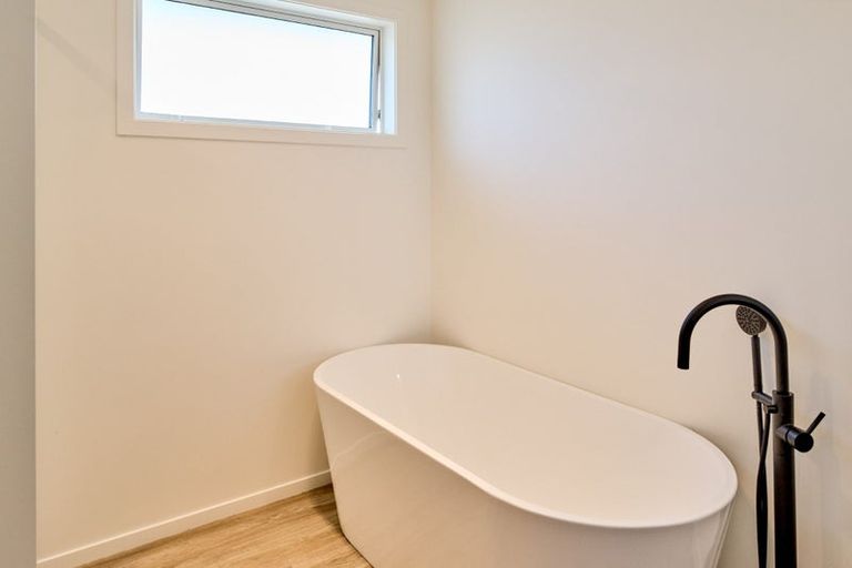 Photo of property in 10 Topsail Way, Whitby, Porirua, 5024