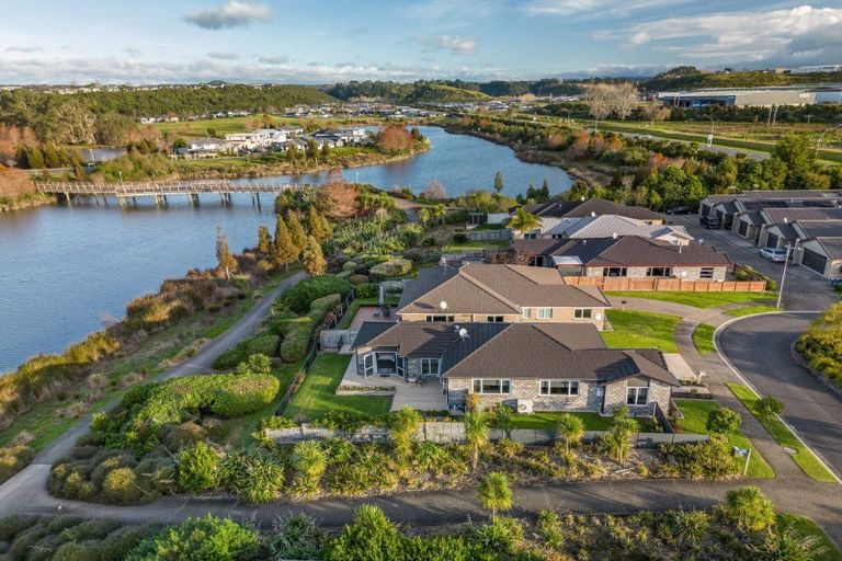 Photo of property in 31 Scoria Close, Pyes Pa, Tauranga, 3112