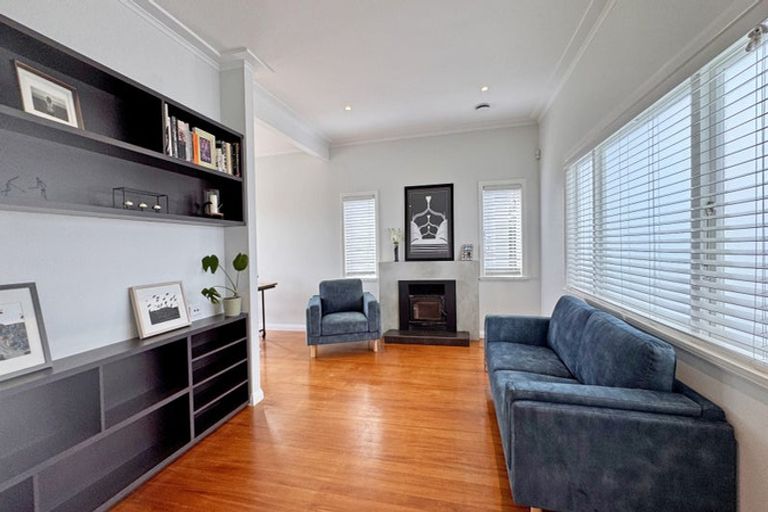 Photo of property in 43 Balmain Road, Birkenhead, Auckland, 0626