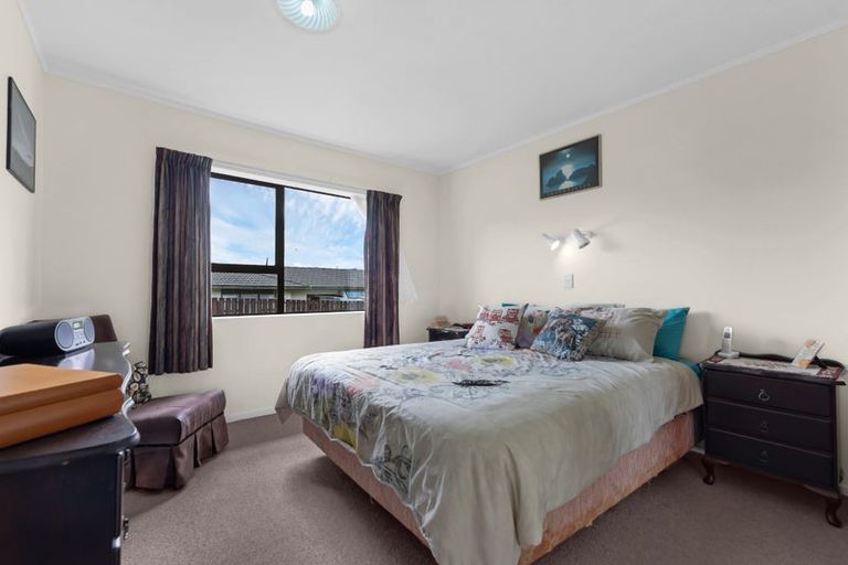 Photo of property in 2/10 Duke Street, Papakura, 2110