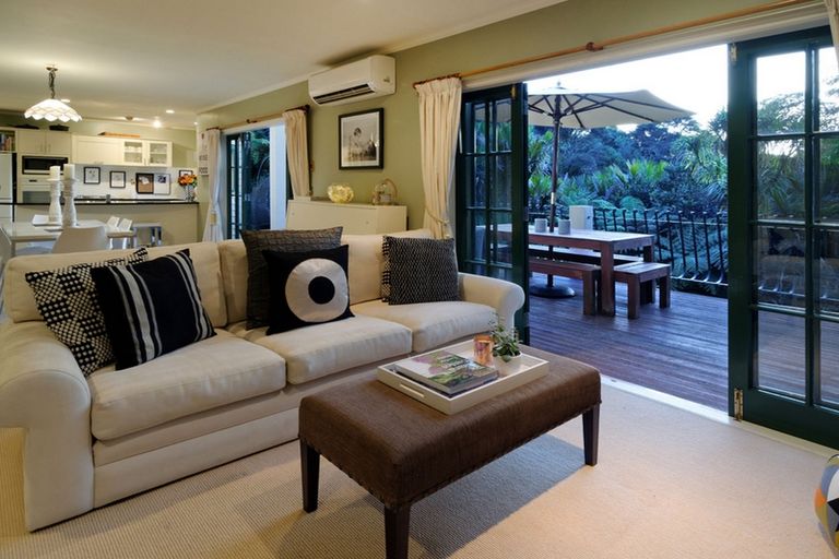 Photo of property in 753 West Coast Road, Oratia, Auckland, 0604