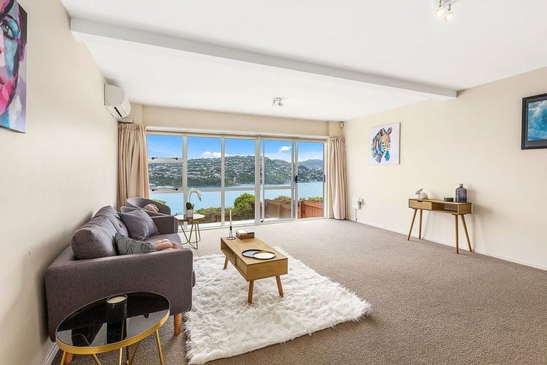 Photo of property in 131 Akaroa Drive, Maupuia, Wellington, 6022