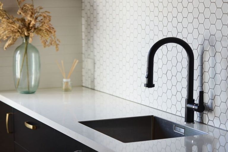 Photo of property in 10 Cobden Road, Bluff Hill, Napier, 4110