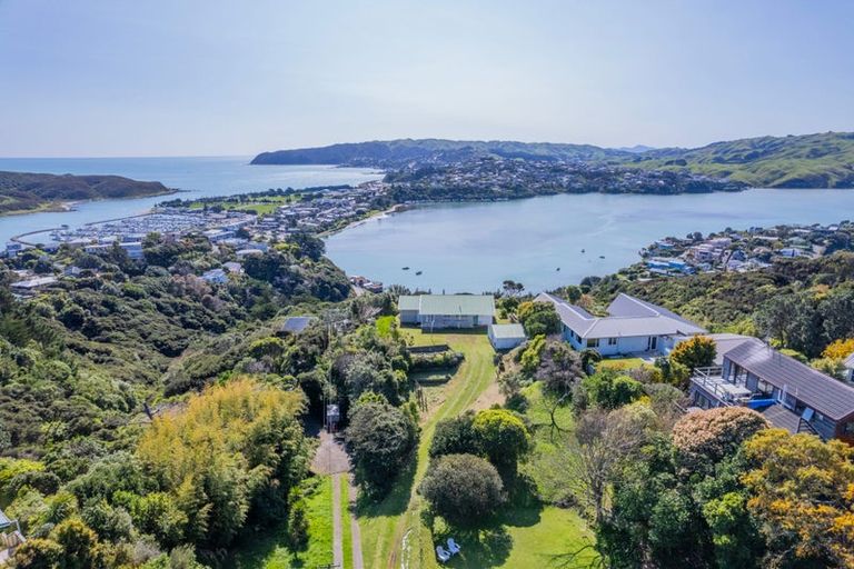 Photo of property in 45 Kahu Road, Paremata, Porirua, 5024