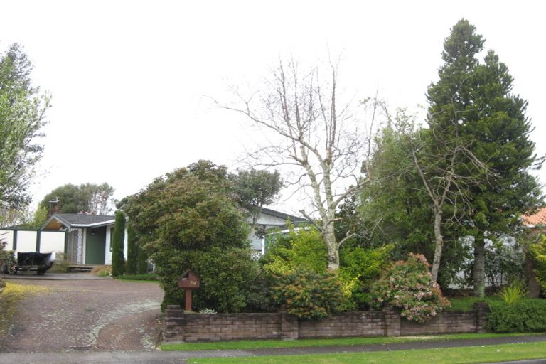 Photo of property in 74 Manu Crescent, Upper Vogeltown, New Plymouth, 4310