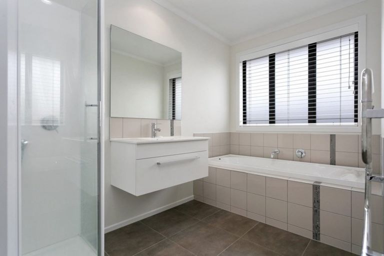 Photo of property in 6 Rose Leigh Drive, Cambridge, 3434