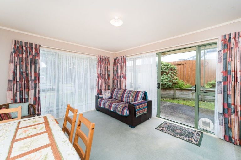 Photo of property in 3 Logan Place, Kelvin Grove, Palmerston North, 4414