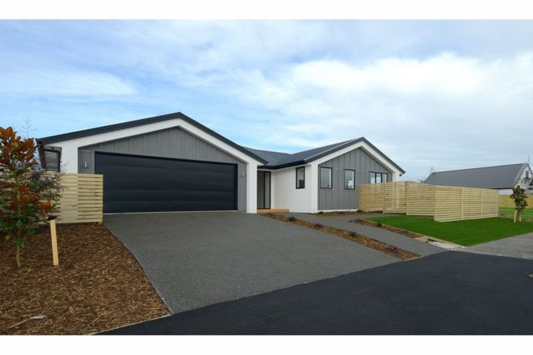 Photo of property in 38 Sarikei Avenue, Northwood, Christchurch, 8051