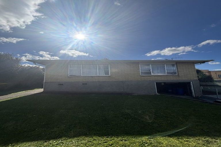 Photo of property in 2 Albert Street, Dannevirke, 4930