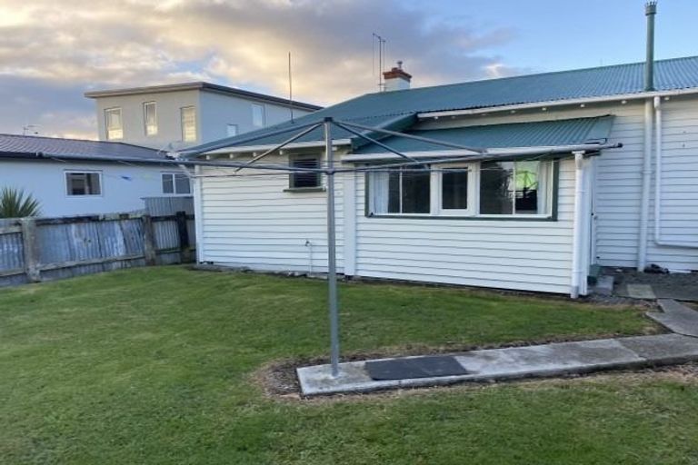Photo of property in 54 Burns Avenue, Takaro, Palmerston North, 4412