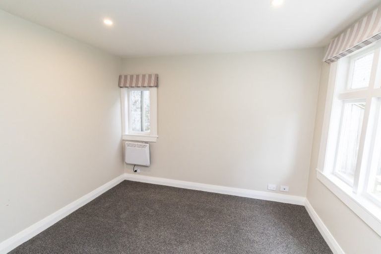 Photo of property in 2/139 Wadestown Road, Wadestown, Wellington, 6012