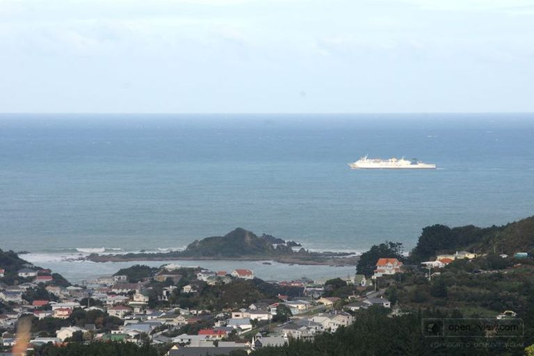 Photo of property in 15 Connaught Terrace, Brooklyn, Wellington, 6021